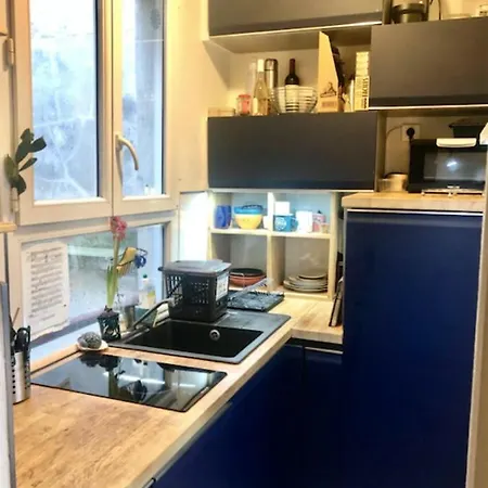 Charming Apartment Near Buttes Chaumont Apartment *